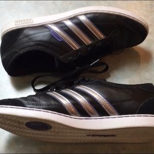 ADIDAS (8) Black Running Shoes- EUC!!!